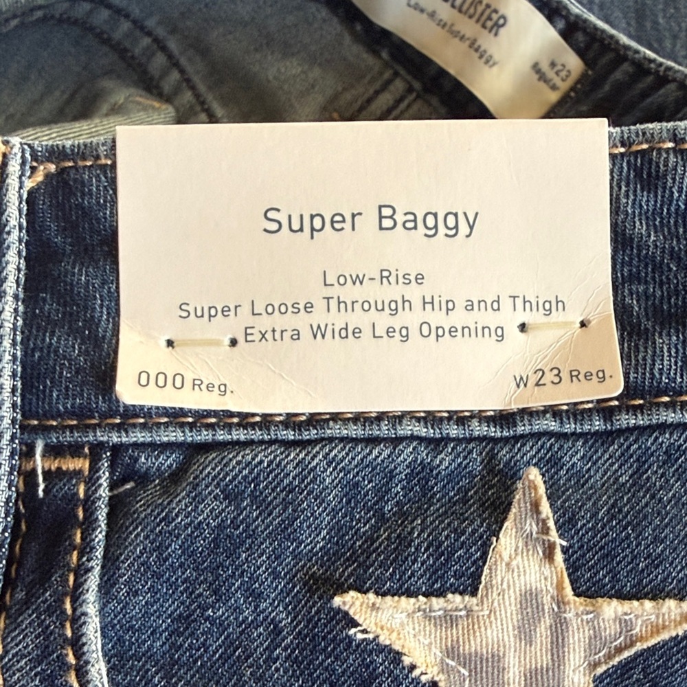 Hollister Women’s Relaxed Jeans - Dark Blue with Star Detail